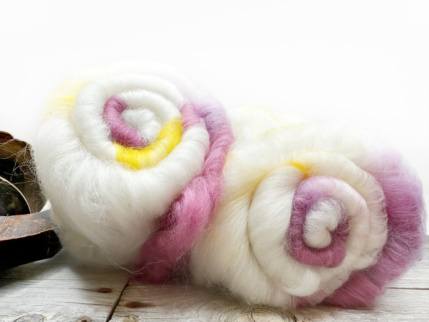 Mini Art Batts . Blended fiber for spinning . Color "Early Spring"