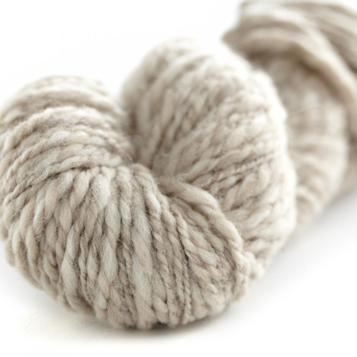 Asana Bulky . Superfine Alpaca Peruvian Highland Wool. Galler Yarns