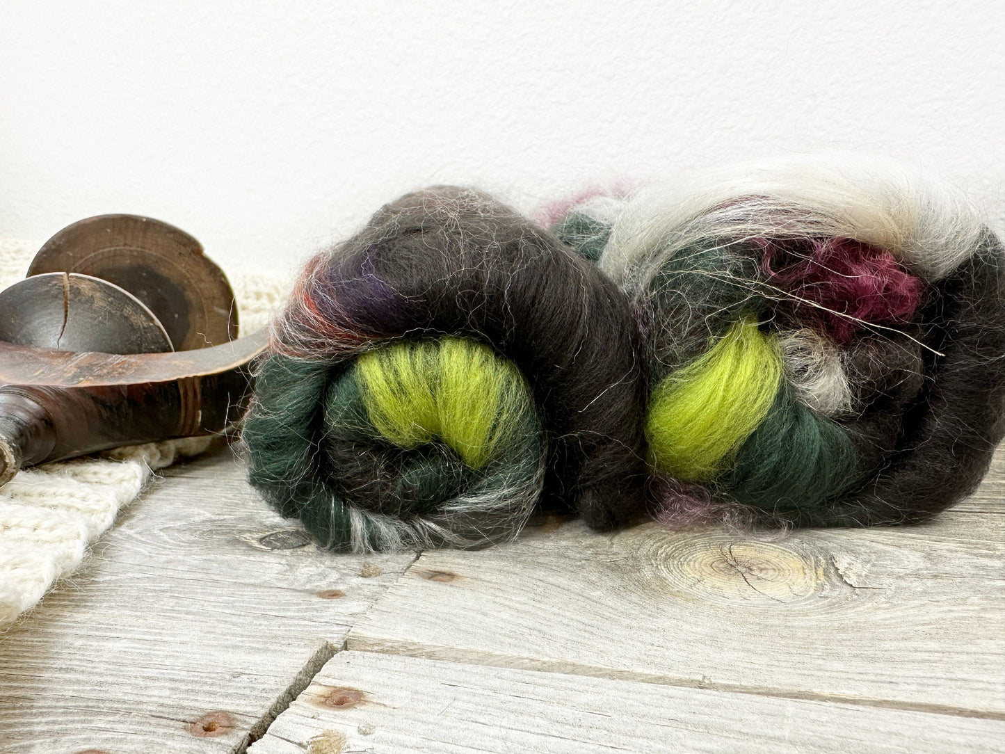 Mini Art Batts . Blended fiber for spinning . Color: Deep Woods