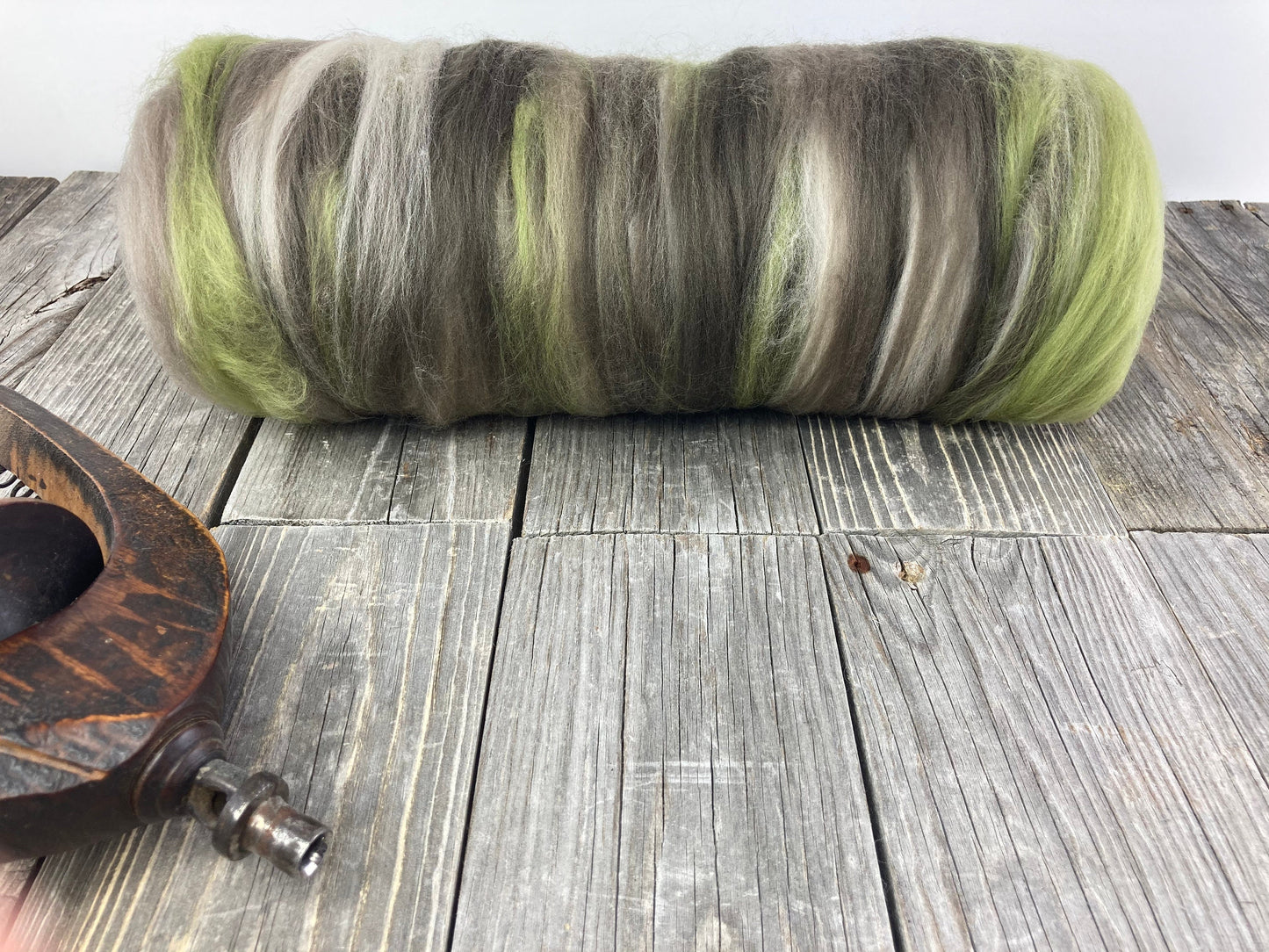 Uniquely curated art batt in color: "Woods"