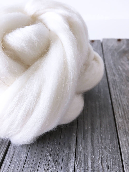 Baby Alpaca Top . Natural White . Color Ecru | Undyed