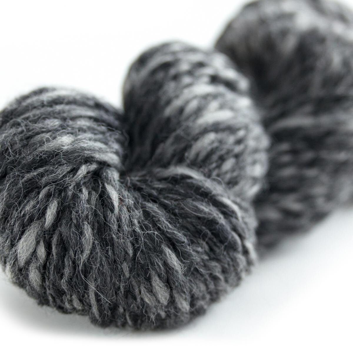 Asana Bulky . Superfine Alpaca Peruvian Highland Wool. Galler Yarns