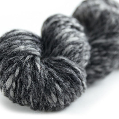 Asana Bulky . Superfine Alpaca Peruvian Highland Wool. Galler Yarns