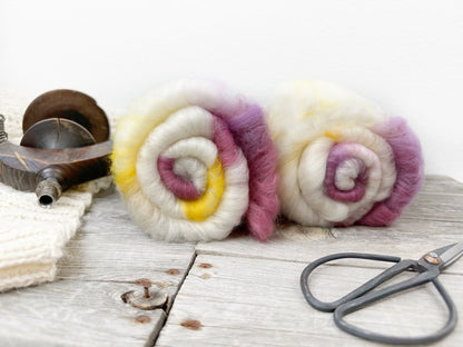 Mini Art Batts . Blended fiber for spinning . Color "Early Spring"
