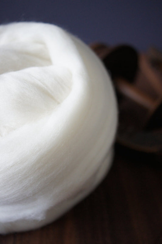 Merino Roving . 4oz