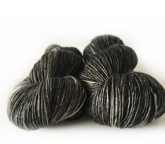 Wild Lilac Moon's Moonlight in color "Basalt"