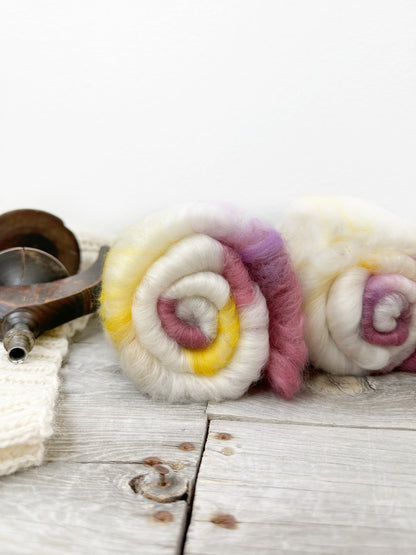 Mini Art Batts . Blended fiber for spinning . Color "Early Spring"