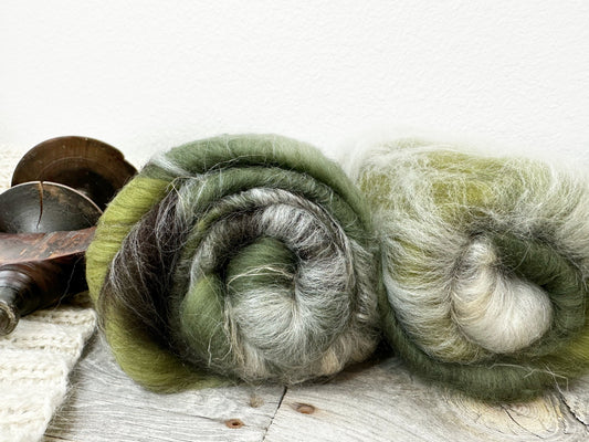 Mini Art Batts . Blended fiber for spinning . Color: Branches and Leafs