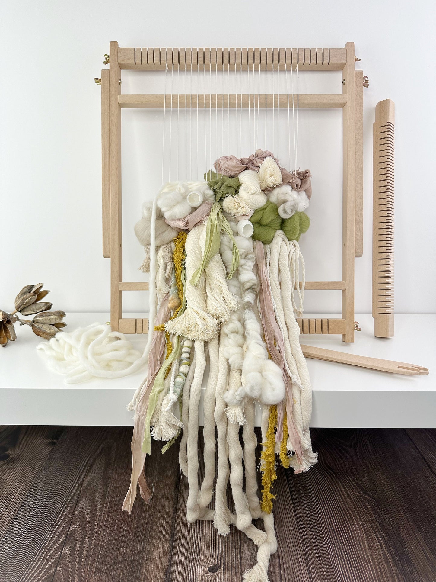 Weaving Loom . Two sizes . Beech Wood . Table Top Loom