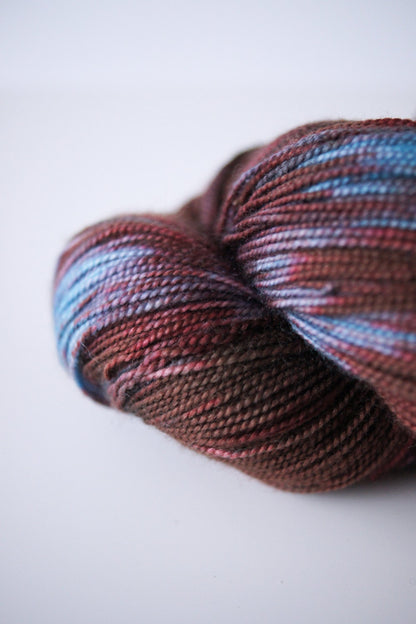 Wild Lilac Moon's Lilac Dream in color "Blue Maroon"