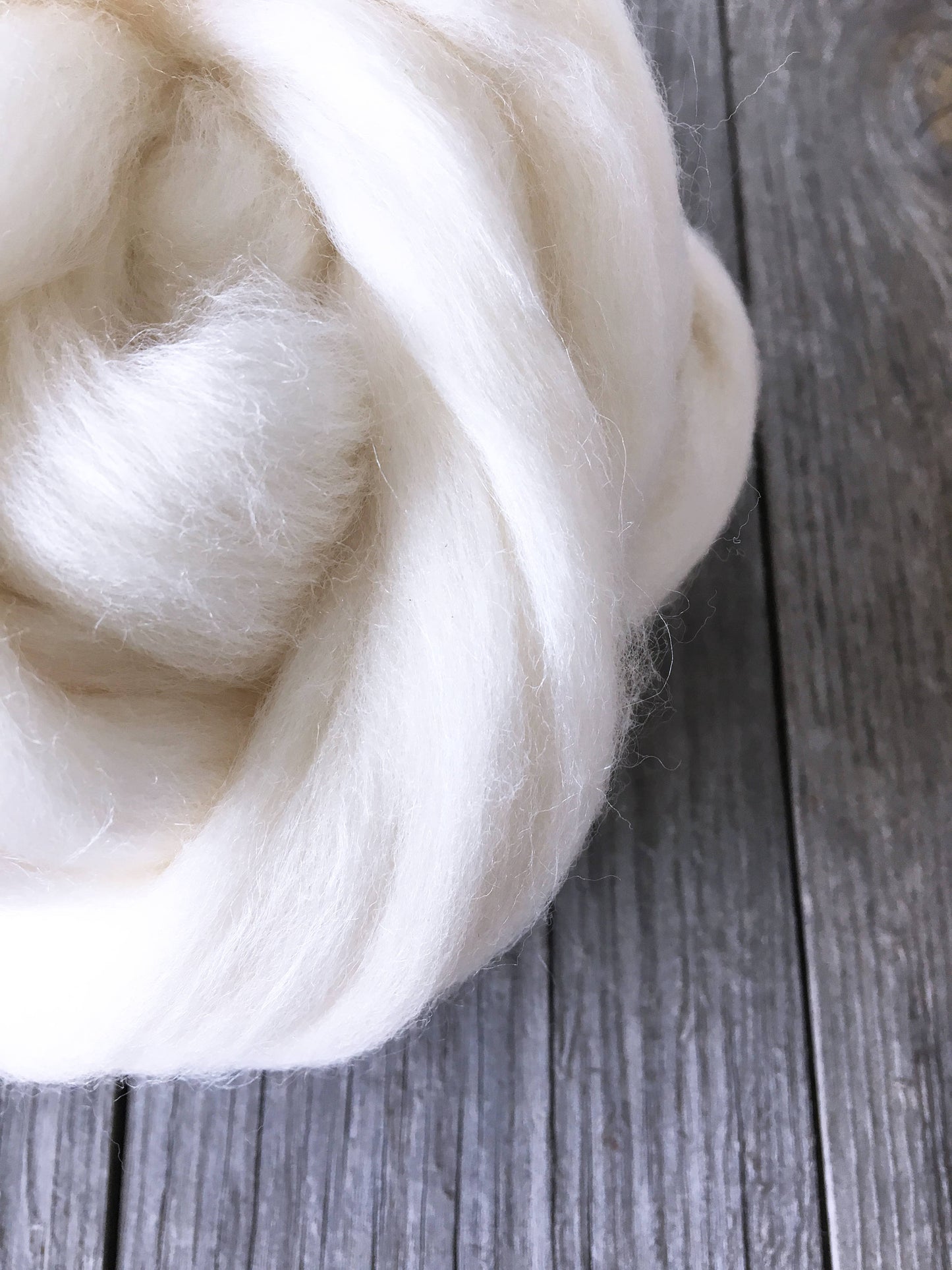 Baby Alpaca Top . Natural White . Color Ecru | Undyed