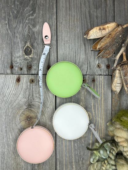 Tape measure  in 3 colors, in inches | centimeters
