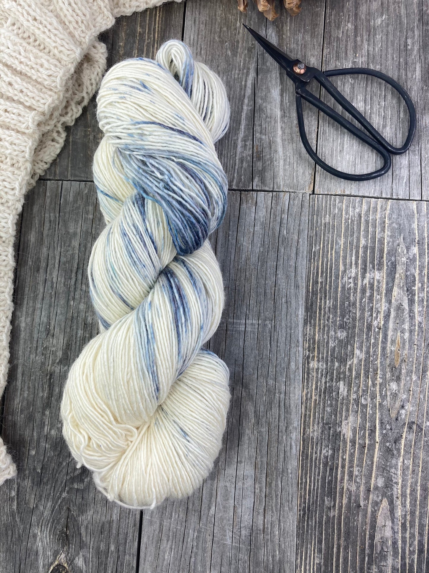 Wild Lilac Moon's Moonlight  in color "Azure"