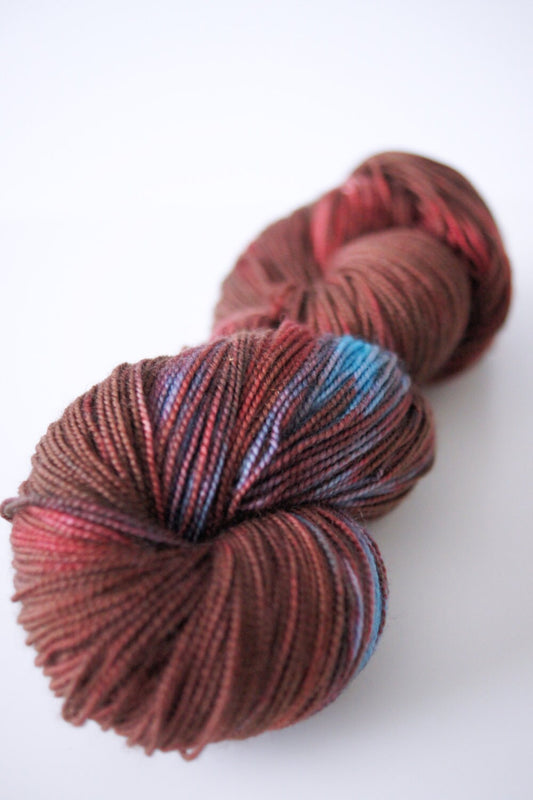 Wild Lilac Moon's Lilac Dream in color "Blue Maroon"