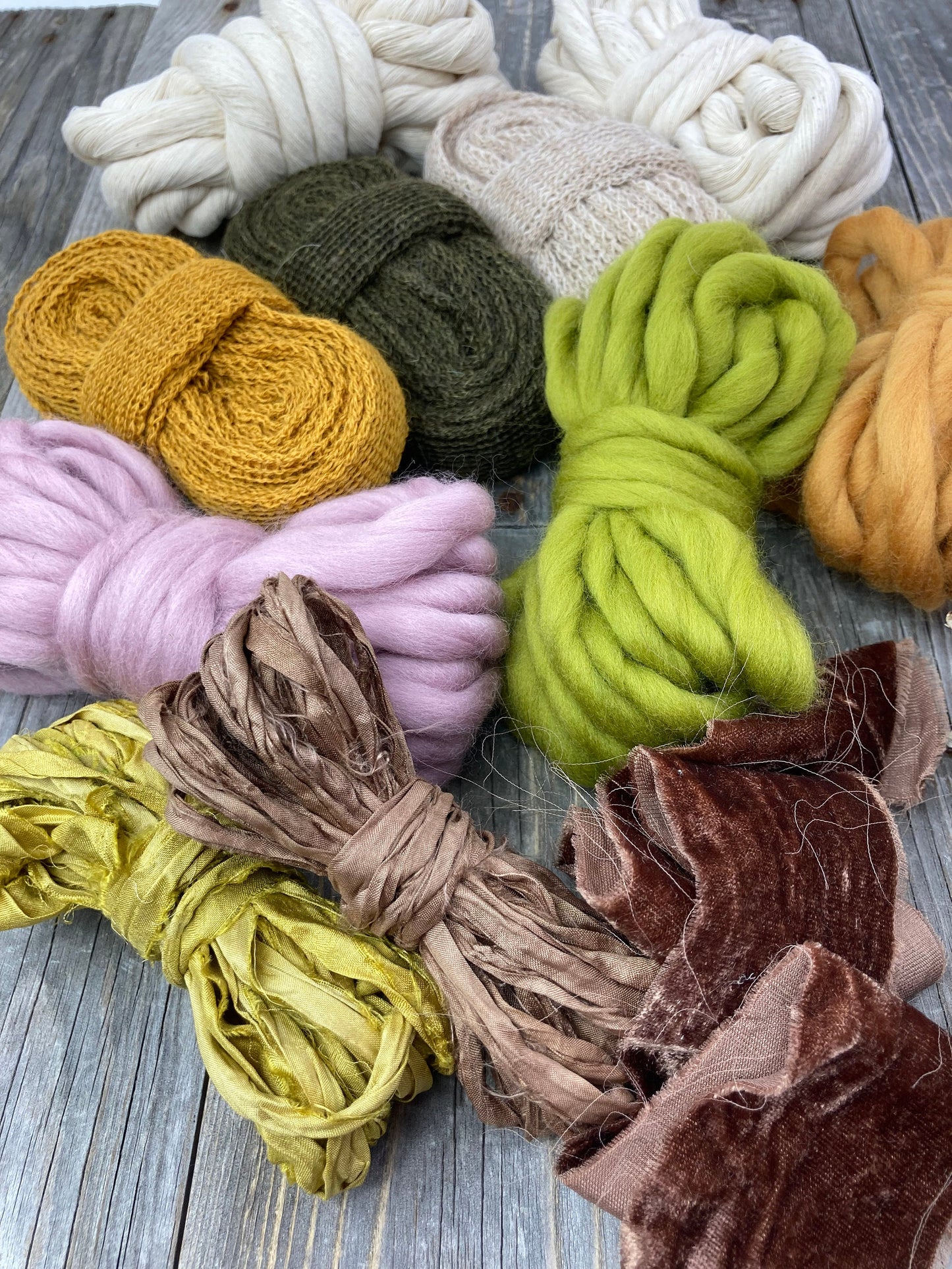 Mini Skeins . Multiple Colors . Galler Super-B