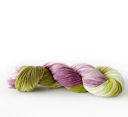 Wild Lilac Moon's Moonlight . Luna . Solstice and Moon in color 'Lila'