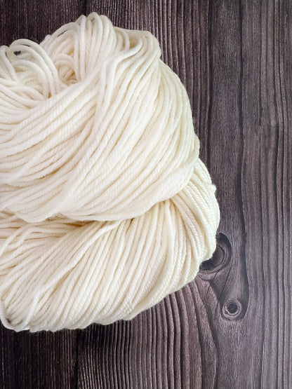 Wild Lilac Moon's Aran 115 | undyed