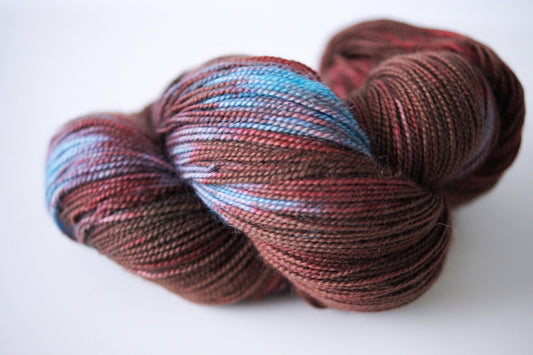 Wild Lilac Moon's Lilac Dream in color "Blue Maroon"