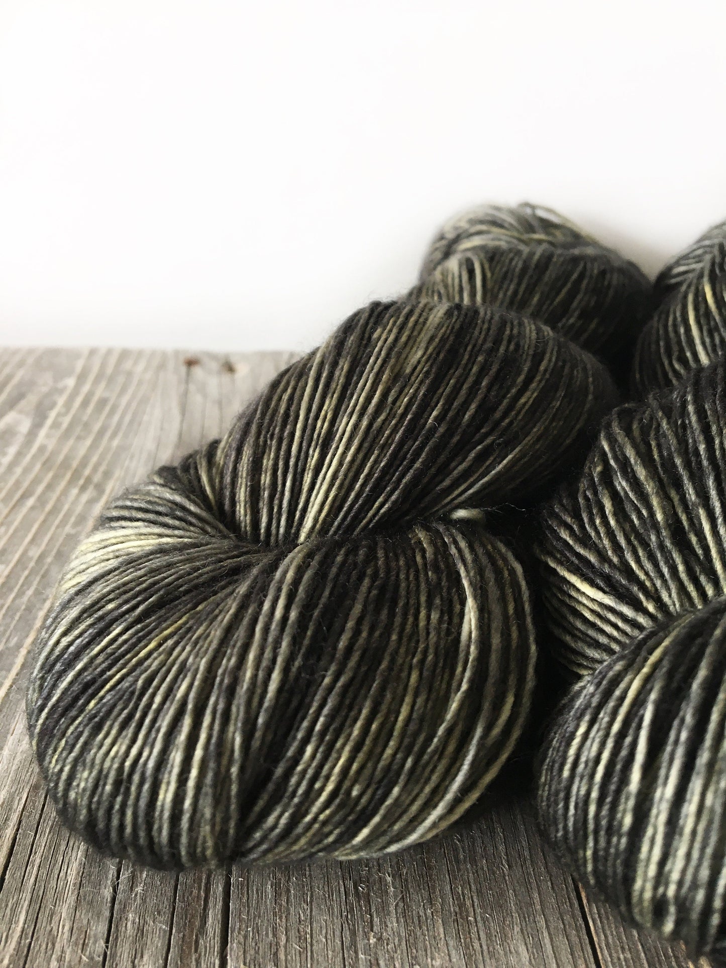 Wild Lilac Moon's Moonlight in color "Basalt"