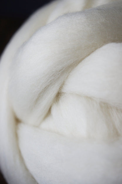 Merino Roving . 4oz