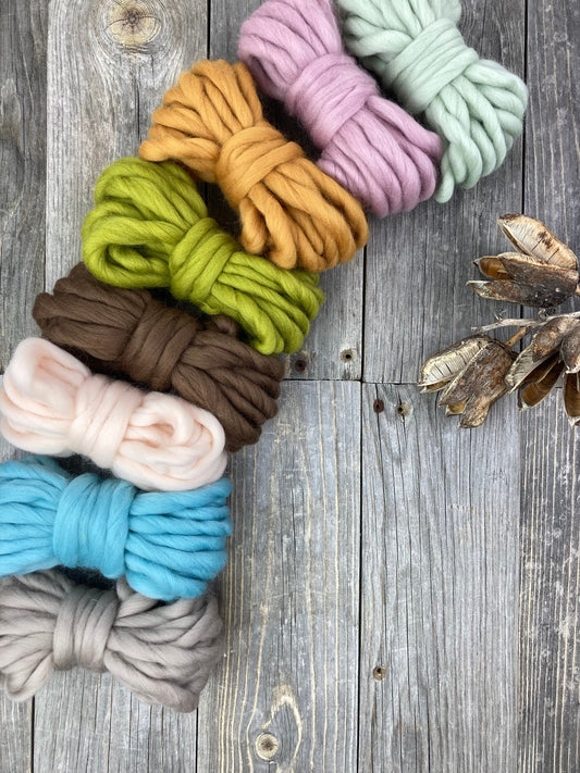 Mini Skeins . Multiple Colors . Galler Super-B