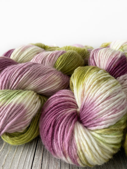 Wild Lilac Moon's Moonlight . Luna . Solstice and Moon in color 'Lila'